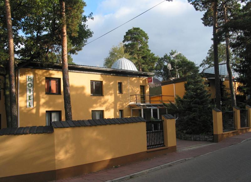 Noclegi Ufo Varšava Exteriér fotografie